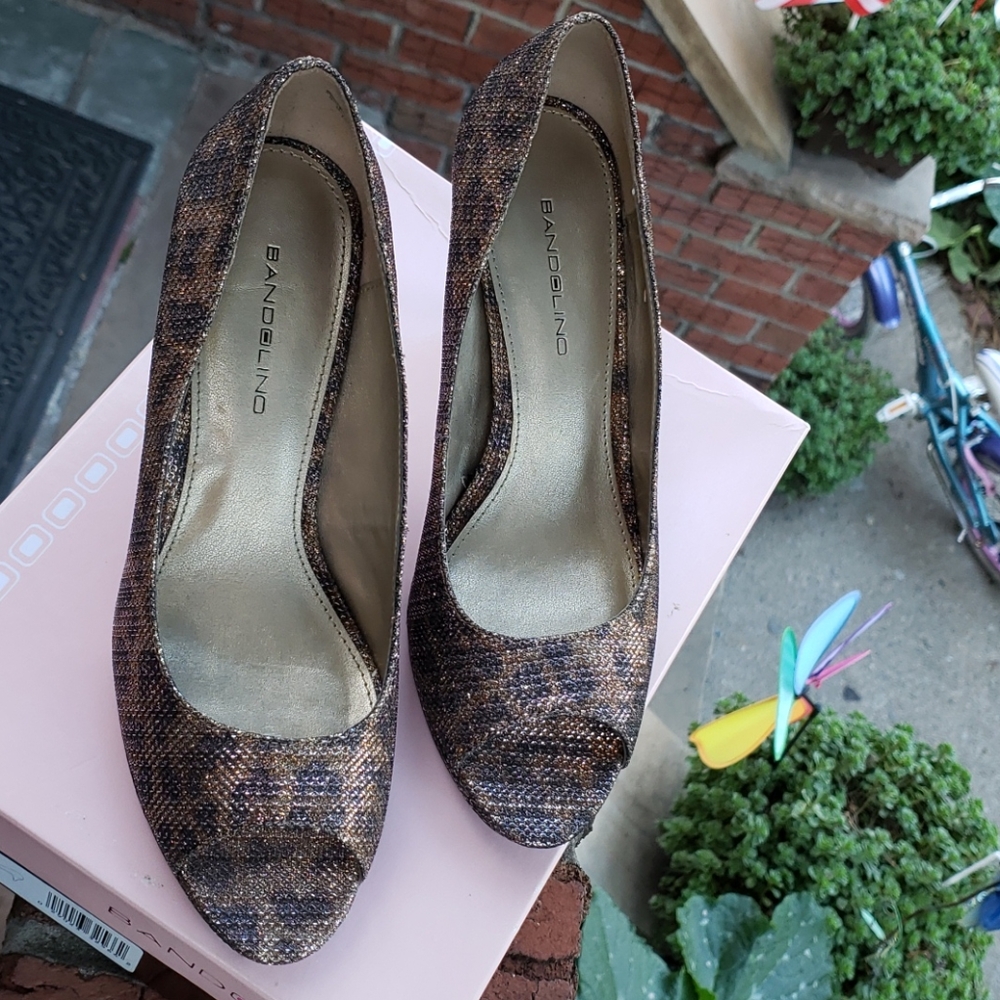 Bandolino Leopard Print Mid High Heels